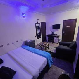 GRAND PARK HOTEL AND SUITEs, ξενοδοχείο σε Egbe