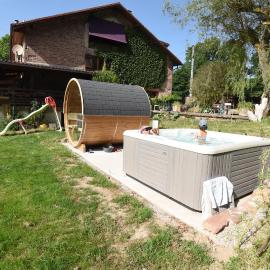Chambres d'hôte Odile et les cycleux Lily، فندق في Docelles
