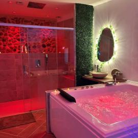 L'Intime Côté Verdon Love Room Balneo & Terrace, hotelli kohteessa Quinson