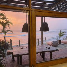 Beachview 4BR with Terrace in La Libertad, hotel v destinácii Puémape