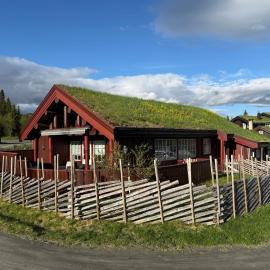 Koselig hytte sentralt på Skeikampen, khách sạn ở Svingvoll