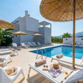 Lilu Villa 2 with Private Pool and Seaview, hotel in Tigaki