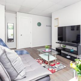Modern Condo - Chinatown Close to Little Italy, hotel v mestu Ottawa