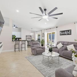 4BR Naples Retreat , Pool & Jacuzzi, hotell i Naples