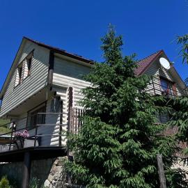 Садиба Затишок, hotel in Yablunytsya