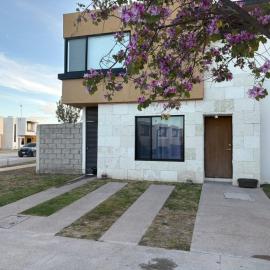 Casa en zona industrial SLP