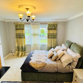 4 bedroom Garden Patio House near Drogheda Centre, Hotel in Drogheda