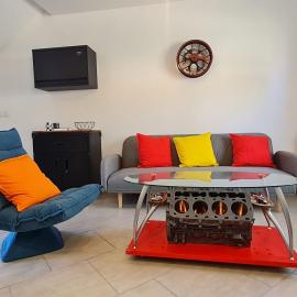 Maison unique pour passionnés de mécanique, hotell sihtkohas Chenicourt