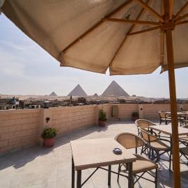 Golden RZ pyramids view, hotel v Káhiře