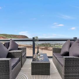 Beachfront 2BR Lodge - Wi-Fi - Parking - Sleeps 6, hotel a Cockburnspath