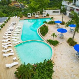 Private jacuzzi with Ocean View, 5 min from beach