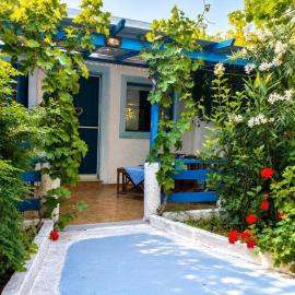A Cretan house in the garden., Hotel in Koutsounári