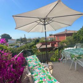 Casa Diana: Vista al mar y 3min a la playa y 30min a PortAventura