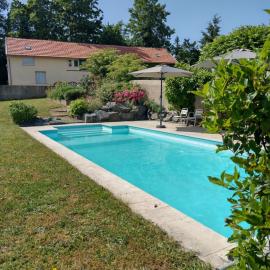 Gîtes de beaux rêves, Pivoine, hotell i Uxeau