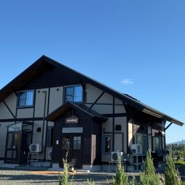 Furano Cozy Whole House for 6 - Near lavender farm and Ski Resort - free parking, hotel in Nakafurano