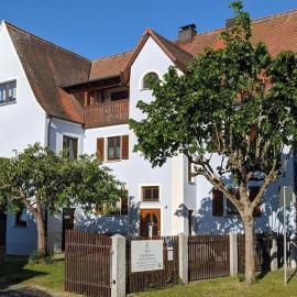 Ferienhaus zur Altmühl - Ferienwohnungen & Gartenhäuser, готель у місті Ornbau