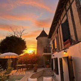 La Maison de la Tour avec piscine