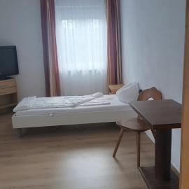 Komfort-Apartments & Gästezimmer, hotel in Oberlungitz