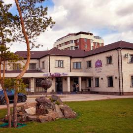 La villa Park Hotel、カラガンダのホテル