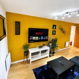 Landvue Stays, Modern, 2 bed apartment with free parking!
