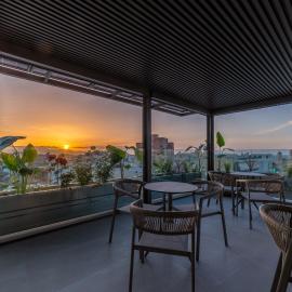 Minotaur's Rest - Luxury Residences with Free Private Parking, near Port & Airport, hotel in Heraklio