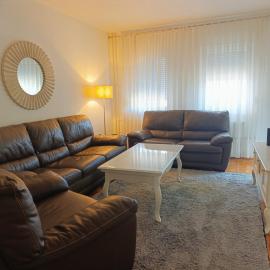 VA Apartments deluxe، فندق في Tešanj