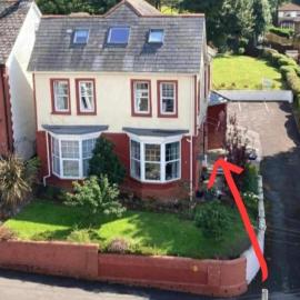 Ty Castell Guest House, hotel Caerphillyben