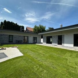 Apartmány Krymlov, Hotel in Oleška