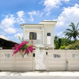 House of Flores, hotel 