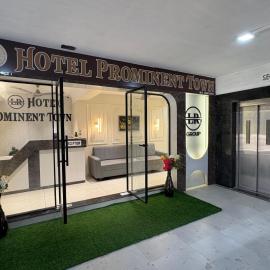Hotel Prominent Town, מלון באהמדאבד