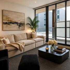 Port Melbourne Luxe Escape 2BR, 2BA, Pool, Balcony