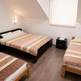 Vila Radovanje, hotel in Cerovac