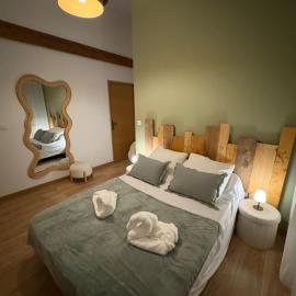 Petite maison cosy et jacuzzi privé en Provence, hotel a Connaux