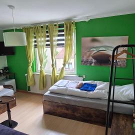 Sonnige Ferienzimmer WHV, hotel in Wilhelmshaven