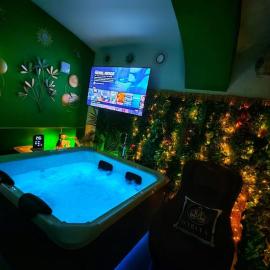 Darlyn Wellness Room Spa con Idromassaggio e Cinema Privato, ξενοδοχείο σε Pavone Canavese