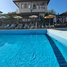 Бадевски рай-къща Надежда, Hotel in Badevtsi