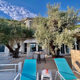 Apartments Mirian