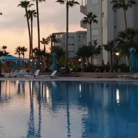 Résidance palm lak resort haut standing – hotel w mieście Sahline