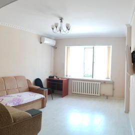 Минималистичная квартира, hotel in Qyzylorda