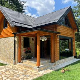 Šumski Kutak -Forest Nook, hotel em Rožaje