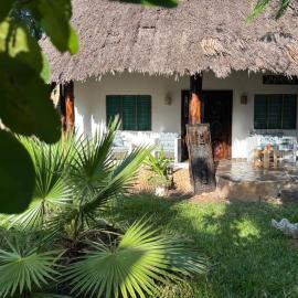 African inspired one bedroom cottage