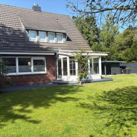 Stilvolles Zuhause mit modernem Design – hotel w mieście Papenburg