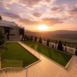 Plenty Residence by Splendid Hotel, Retreat & Group Stay Near Kigali, hotel di Runda