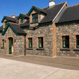 Luxury Stone Cottage in Westmeath