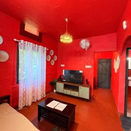 The Tomato Stay - A Unique Red House in Nature, hotel in Sultan Bathery