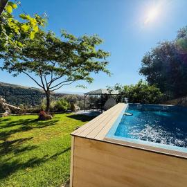 The Sky Zimmer, hotel a Ein Kinya