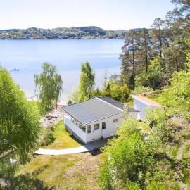 Sea View cottage with 2 sleeping cabins, hotel v destinácii Uddevalla