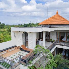 D'nala Villa - 4 bedroom villa, Hotel in Lebih