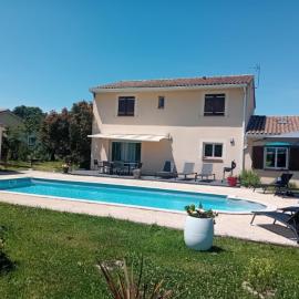Grande maison avec piscine