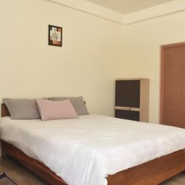 Adoreen Homestay، فندق في تشيرابونجي